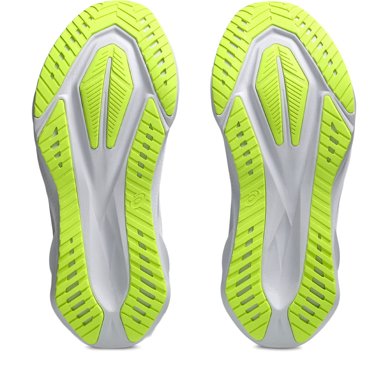 Womens Novablast 5 Luxe Shoe