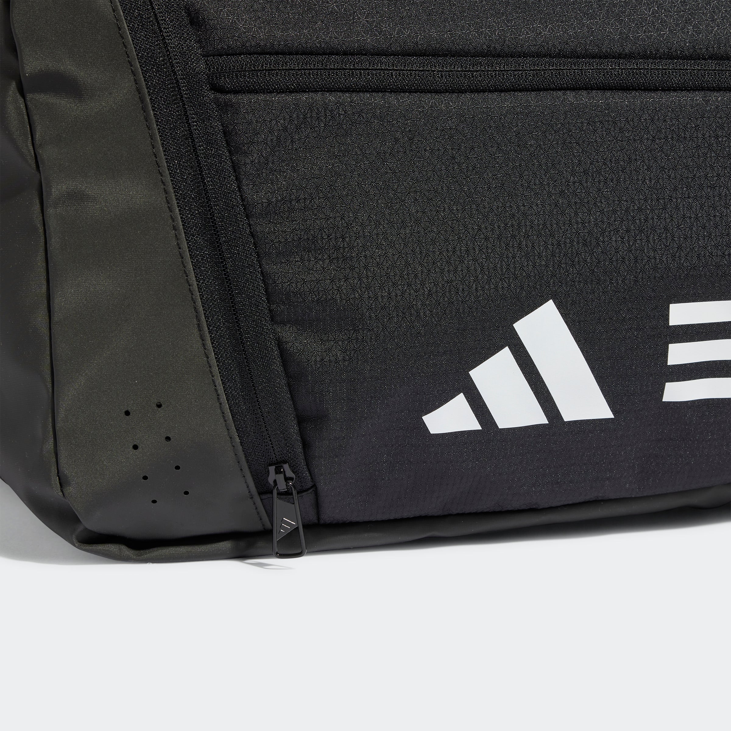 Essential 3 Stripes Medium Duffel Bag
