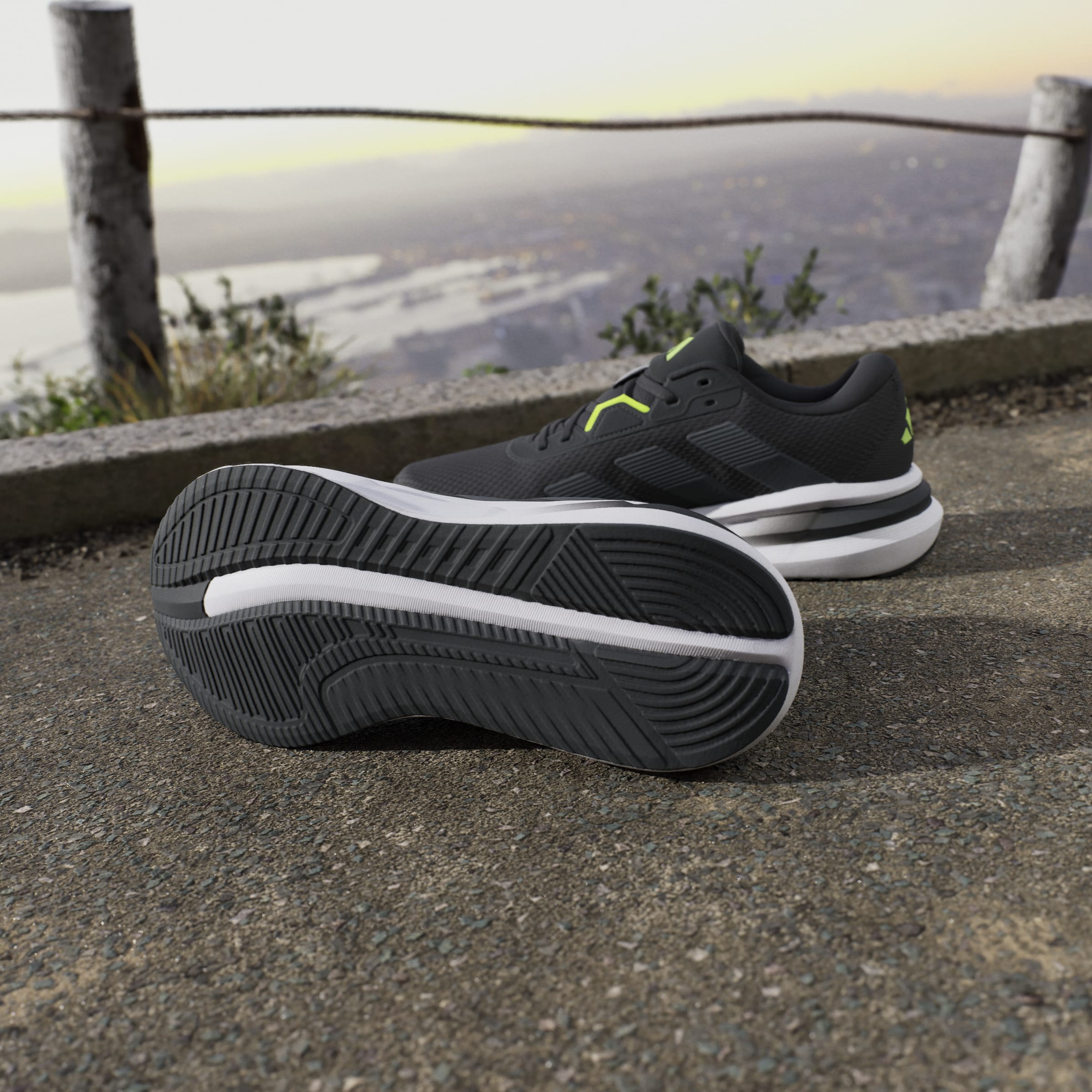 Mens Galaxy 7 Running Shoe