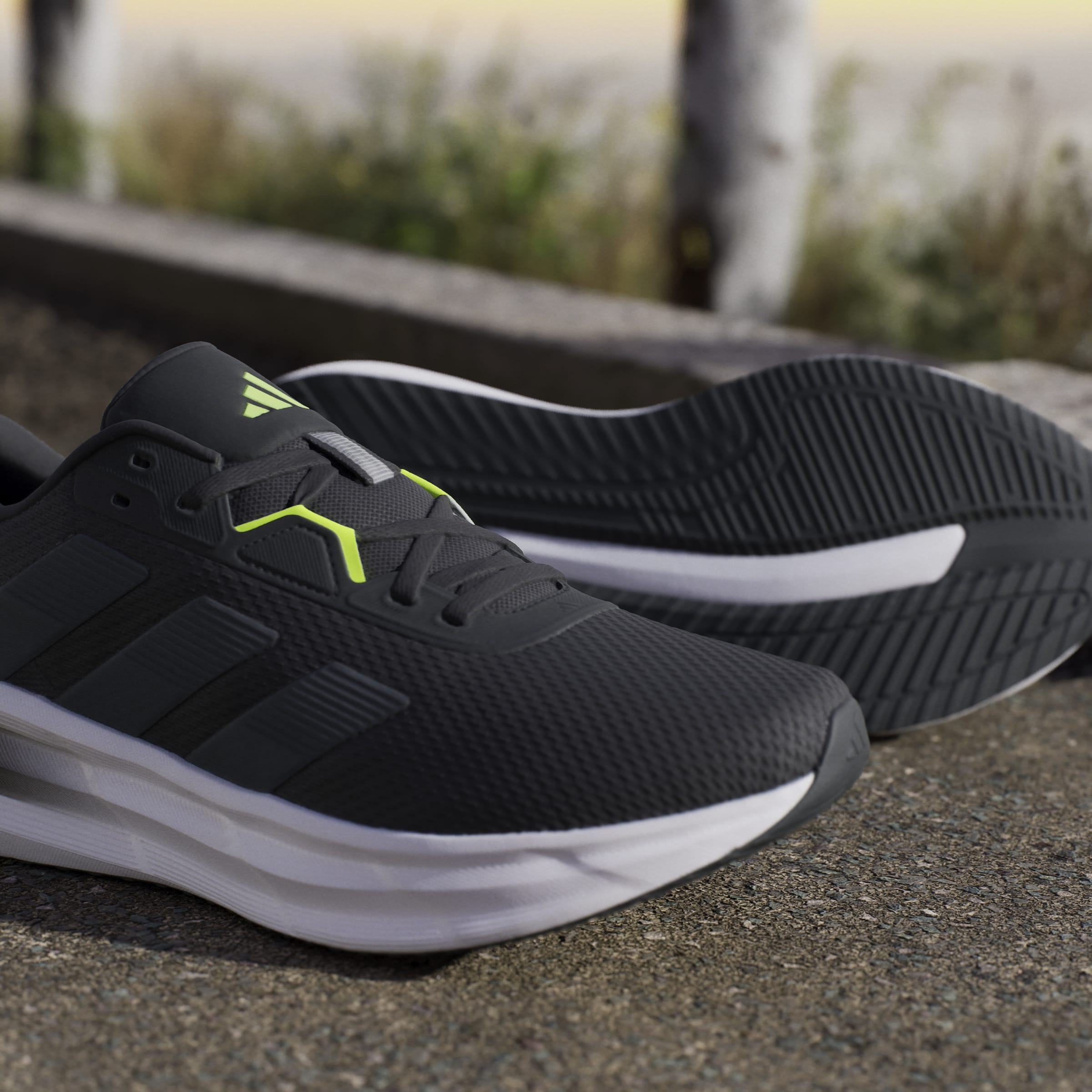 Mens Galaxy 7 Running Shoe