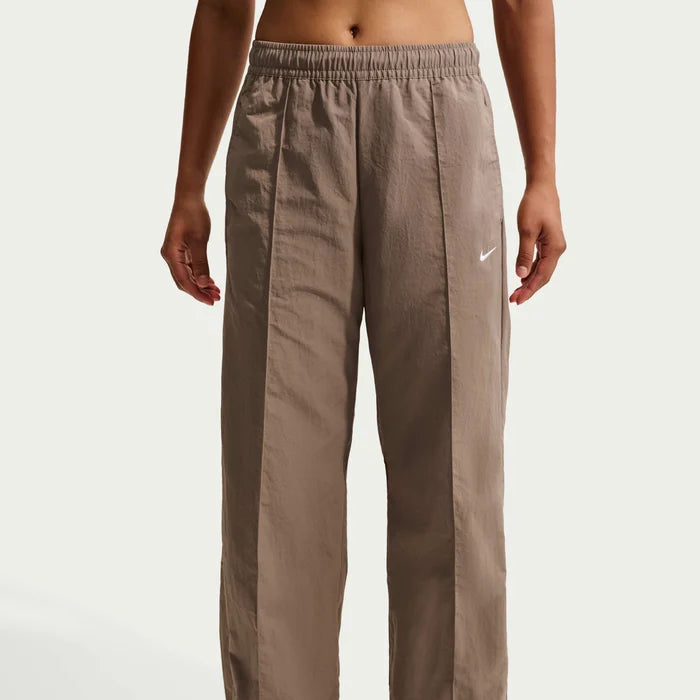 Womens Trend Woven Mid-Rise Pant